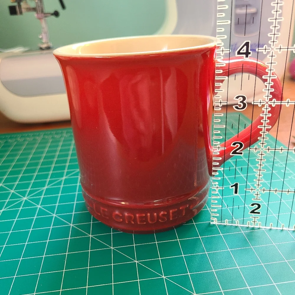 Le Creuset cherry red large coffee mug - Picture 1 of 4